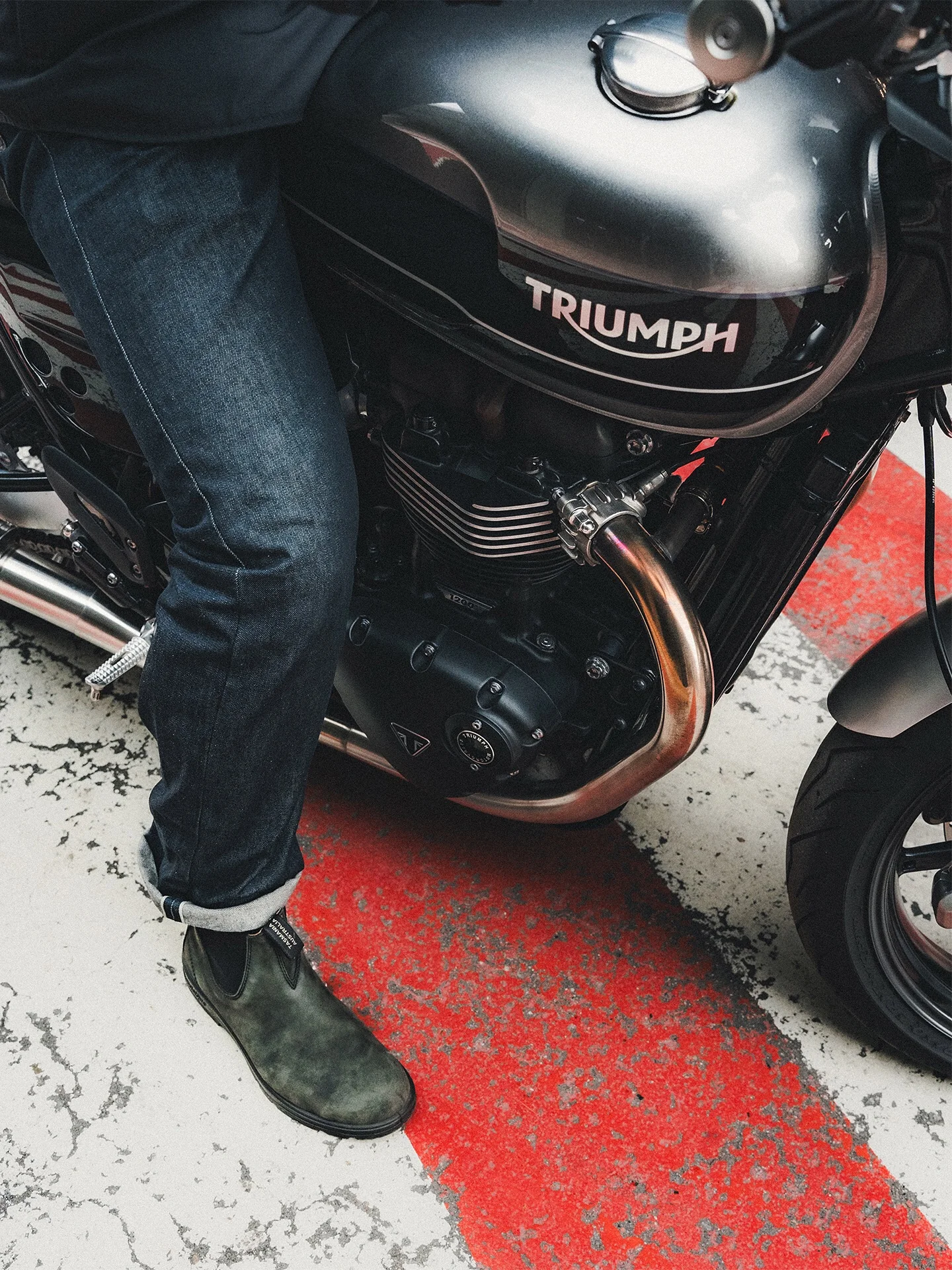 Кастом Triumph Sun, Rain, Triumph 2025