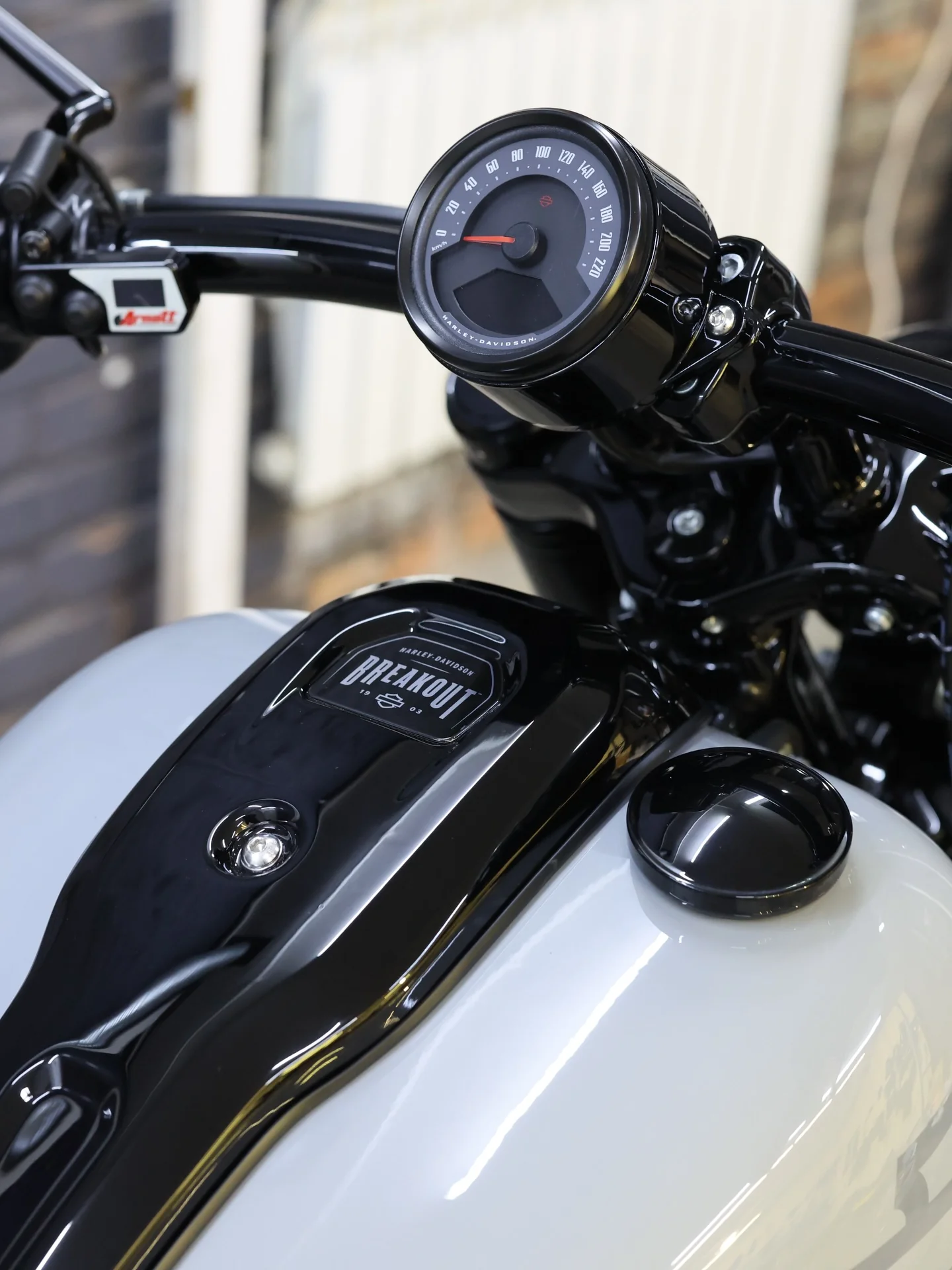 Кастом Harley-Davidson Breakout 2025