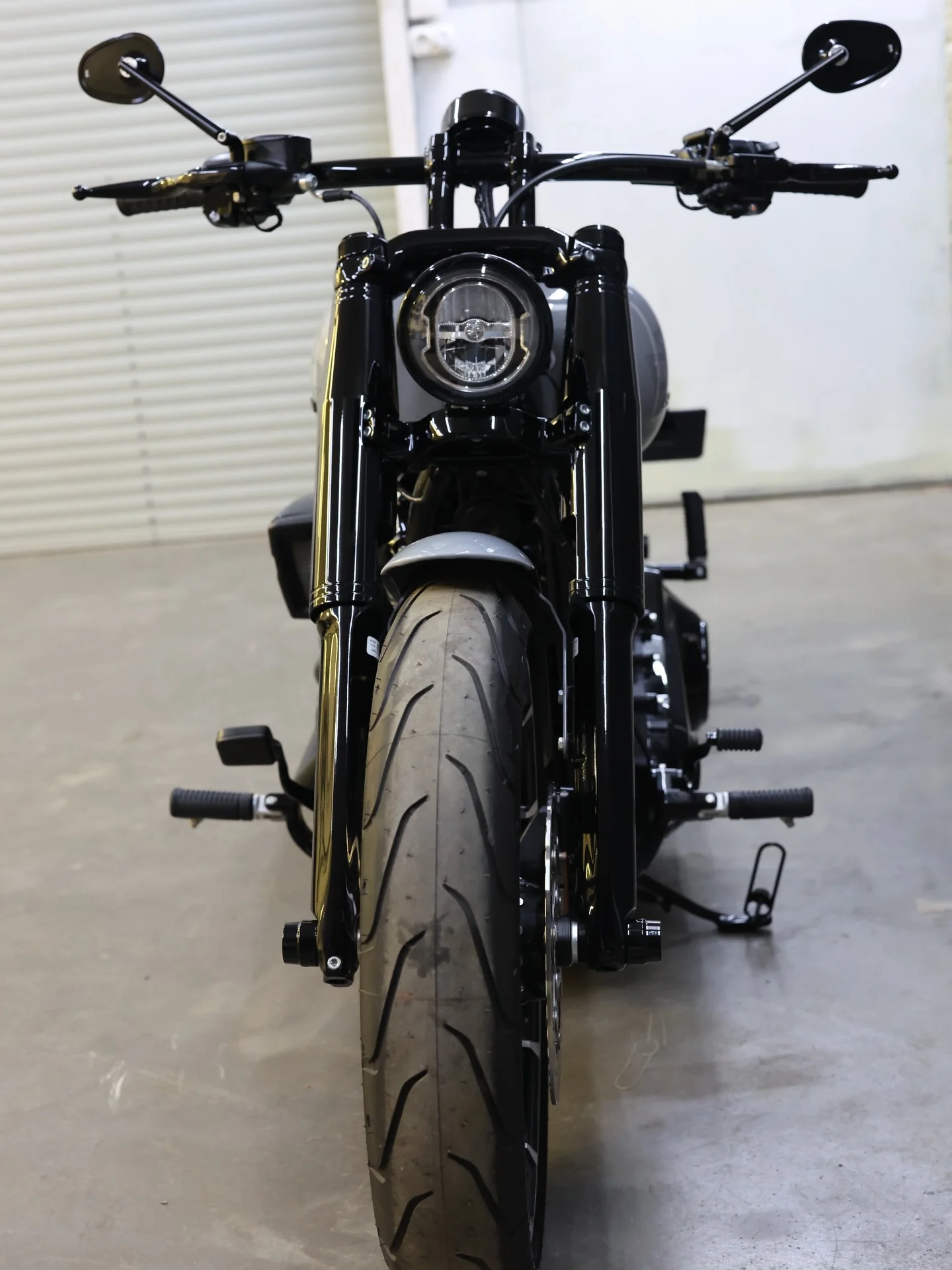 Кастом Harley-Davidson Breakout 2025