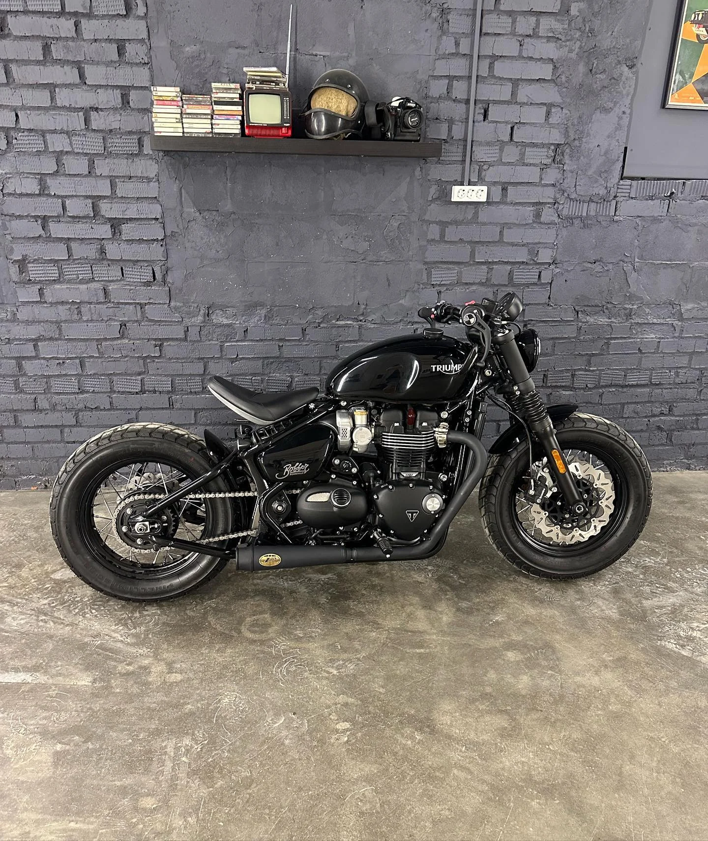 Кастом Triumph Bonneville 2023 — Bobber, мастерская Custom Bike