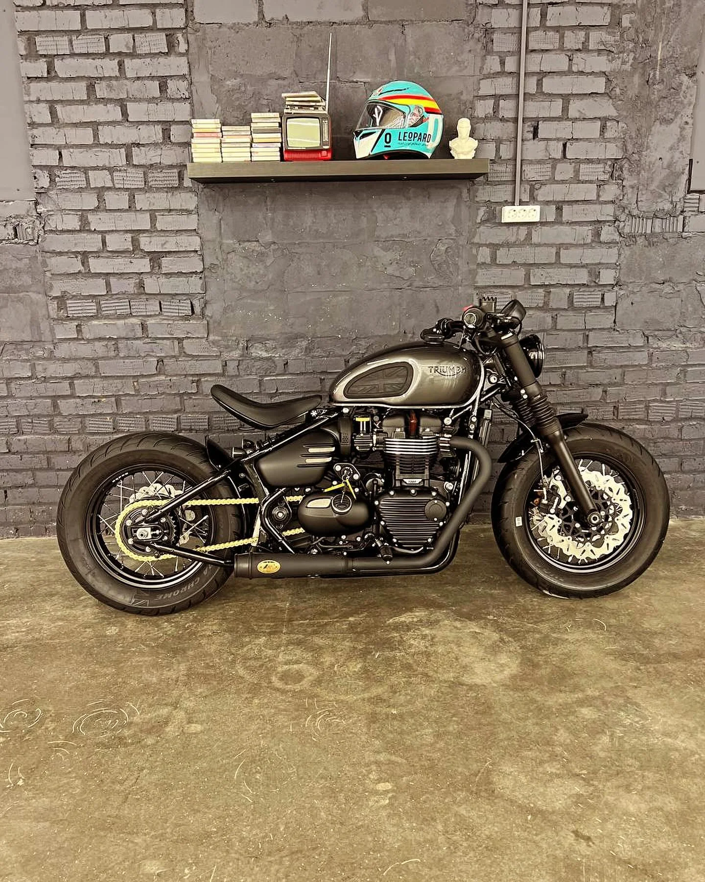 Кастом Triumph Bonneville 2023 — Bobber, мастерская Custom Bike